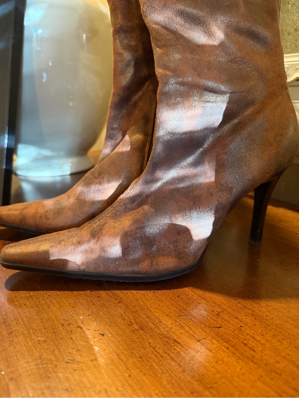 Women's Brown Pointed-Toe Suede Mid-Heel Boots